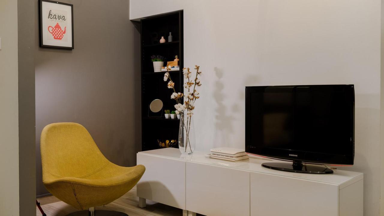 Apartments Santini Загреб Экстерьер фото
